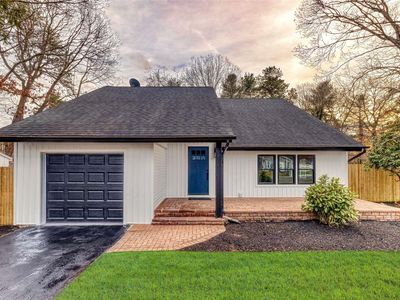 10 Hale Lane, Coram, NY, 11727