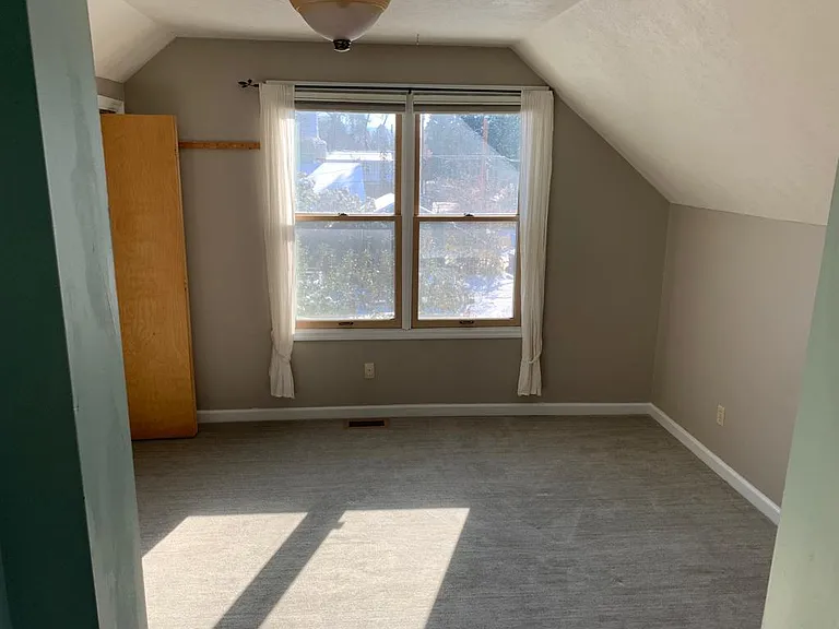 608 W Babcock St #3 — Photo 5