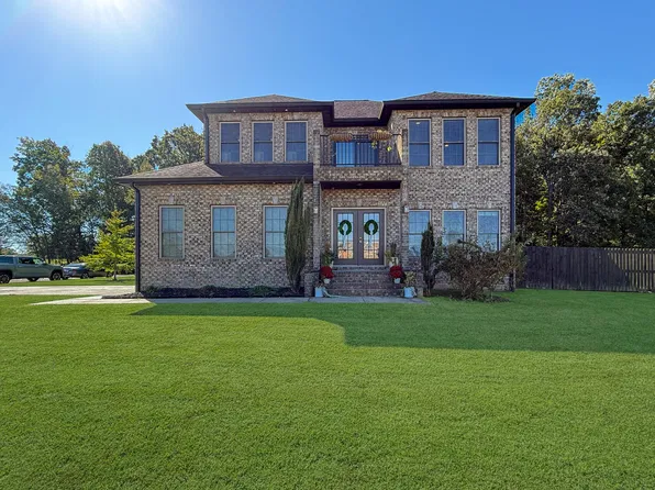 1417 Longwood Dr, Murray, KY 42071