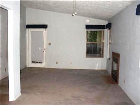 3rd image of 613 Iron Ave SE