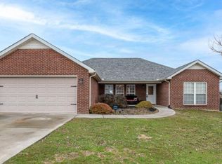 1622 Autumn Brook Dr, Maryville, TN 37801