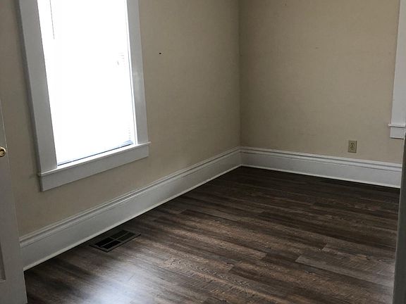 3rd image of 191 Richmond Ave APT 3