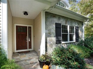 38 Hoop Pole Hill Rd, Chester, CT 06412