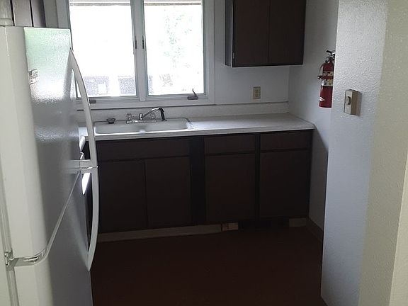 4th image of 3 Larkspur Dr #C