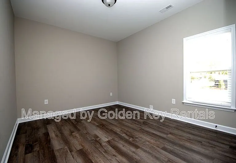 428 S Center St — Photo 9