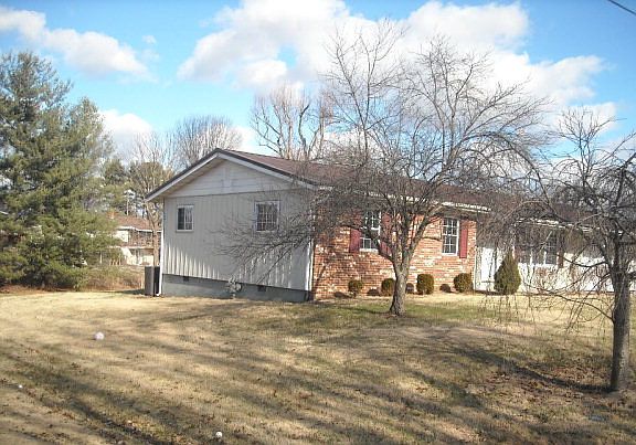 2nd image of 2305 Northwood St