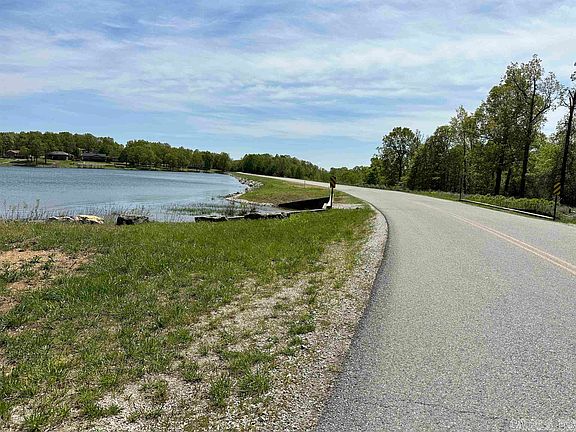 4th image of 529 & 531 E Tri Lakes Dr