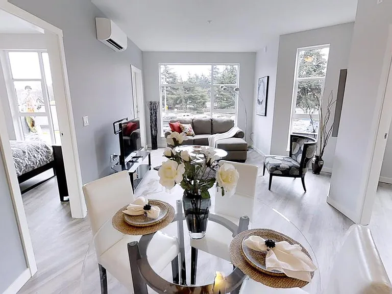 733 Goldstream Ave — Photo 8