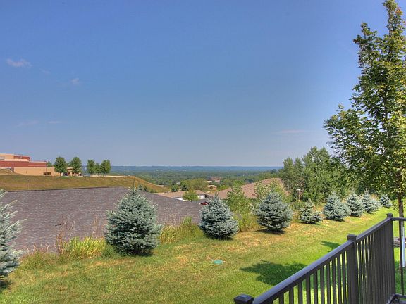 3rd image of 2734 Ridgeview Dr