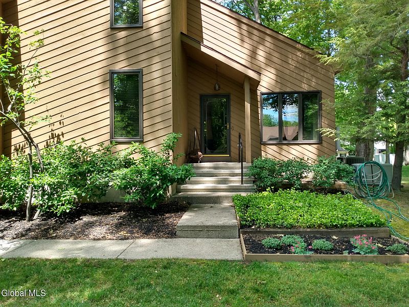 2nd image of 10 Durham Way