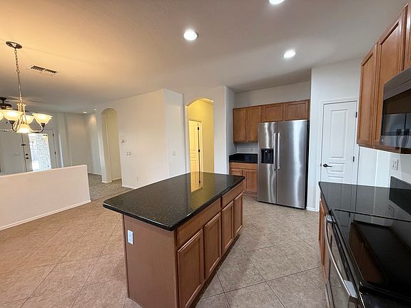 5th image of 44150 W Granite Dr
