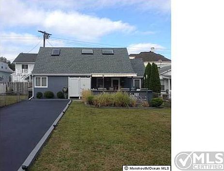 1st image of 204 13th Ave