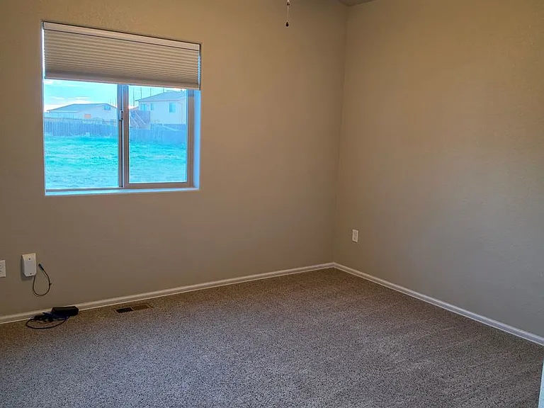 1058 E Ranch Dr — Photo 4