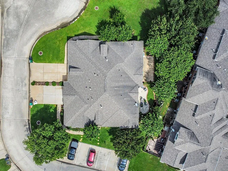 8624 Sunset Loch Dr — Photo 43