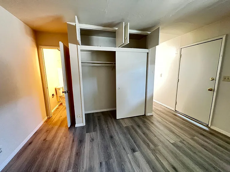 636 S 9th St #10 — Photo 8