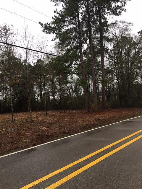 2nd image of 121 Hillcrest Loop