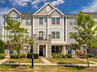 1422 Bloomington Blvd, Columbus, OH 43228