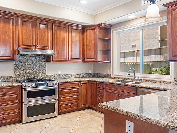 4th image of 23293 Lake Manor Dr