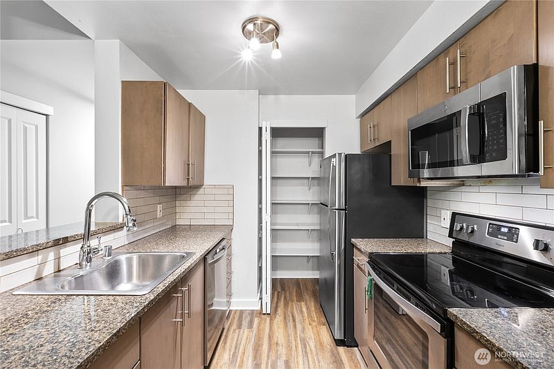 2nd image of 12303 Harbour Pointe Boulevard #Y306