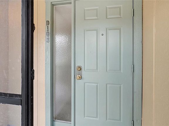 4th image of 151 Cypress WAY E #D3