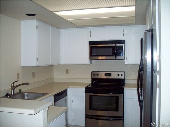 3rd image of 1260 Bellevue Way NE #6