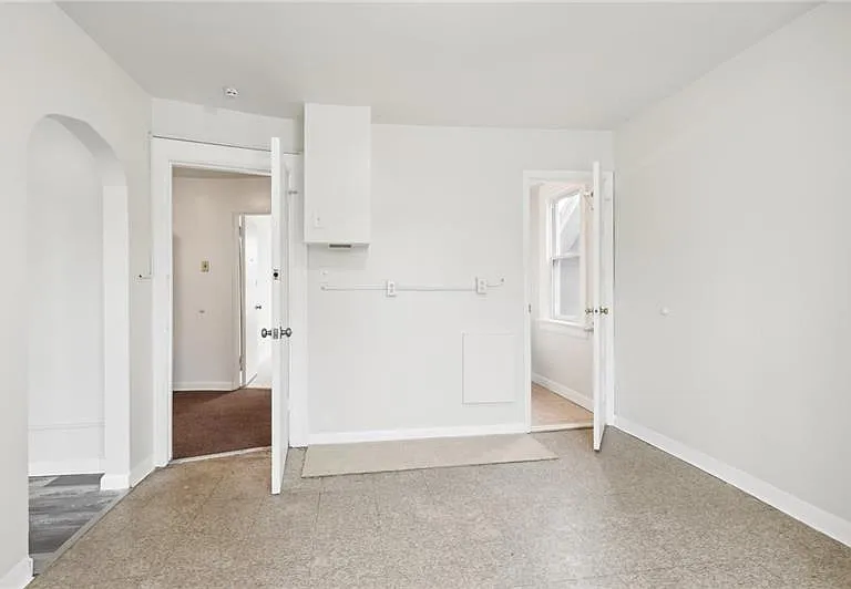 328 James St — Photo 24