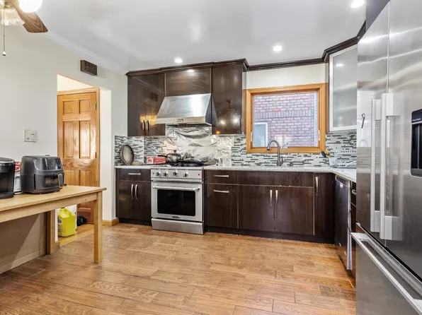 91-11 163rd Avenue image 5 of 15