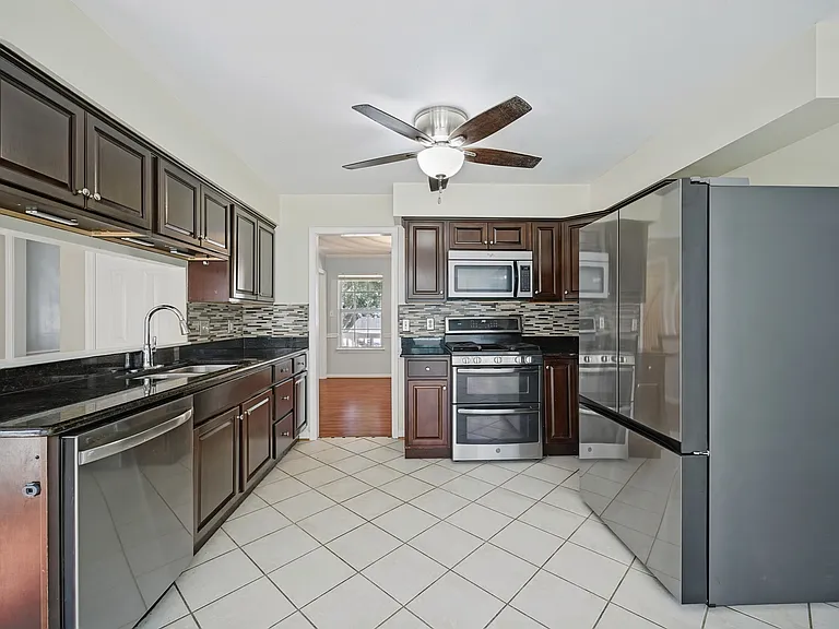3117 White Tail Ct — Photo 8