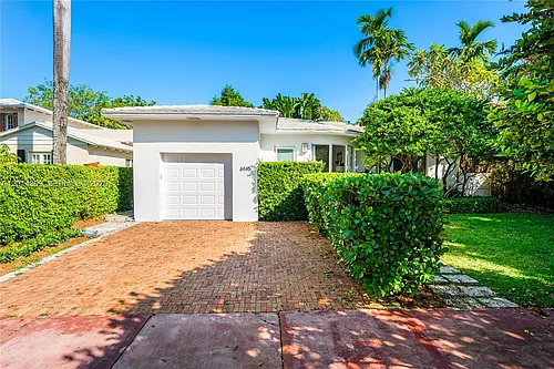 6145 La Gorce Dr Photo 1