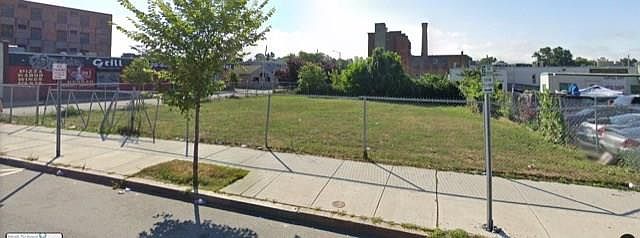 2nd image of 222 Broad St