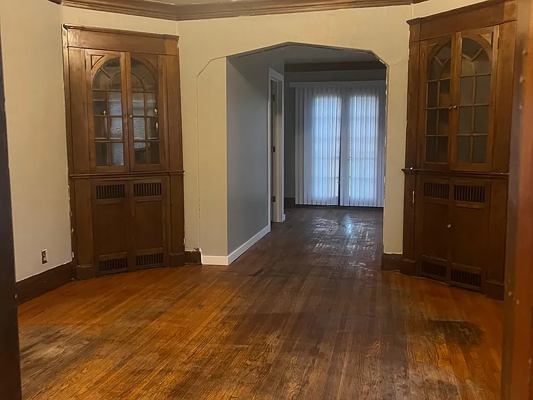 1907 Willow Ave N #1 — Photo 6