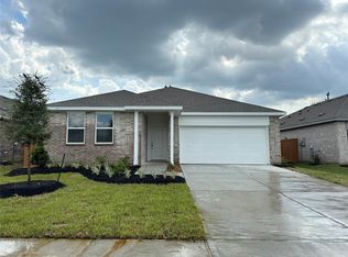 10 Robin Ct, Angleton, TX 77515