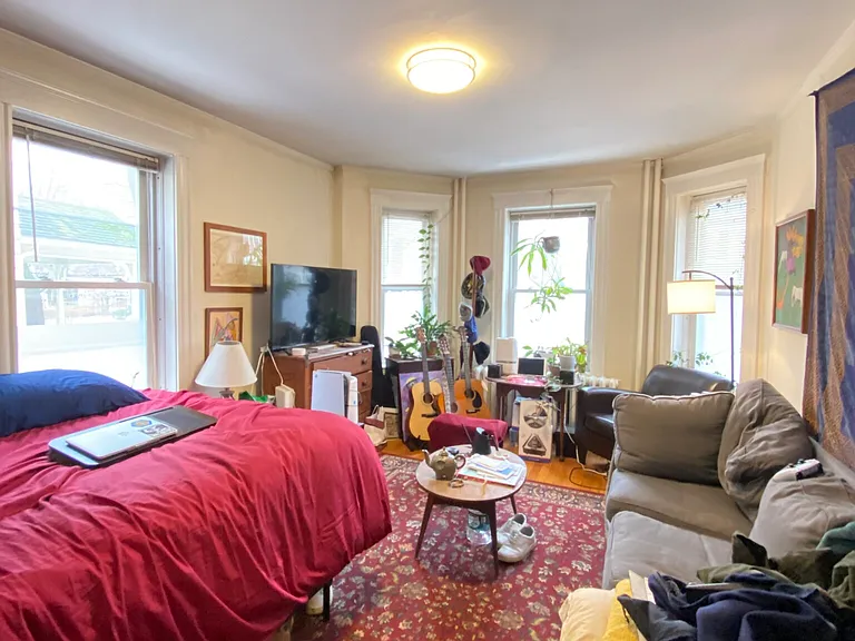 9 Fairfield St #1R — Photo 8