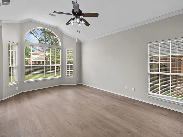 2421 Kittyhawk Dr — Photo 29