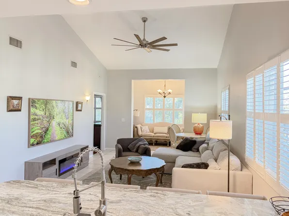 3803 54th Dr W Unit 201, Bradenton, FL 34210