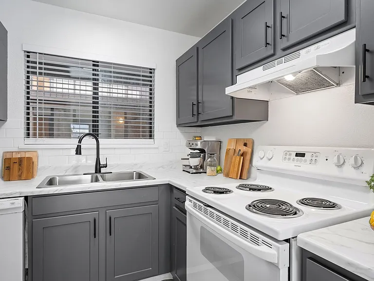 North Star Apartments - Beautiful Remodeled Apartments — Photo 27