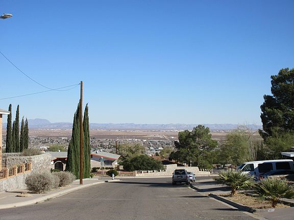 3rd image of 3302 Zircon Dr