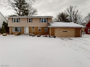 20720 Edgecliff Dr, Euclid, OH 44123