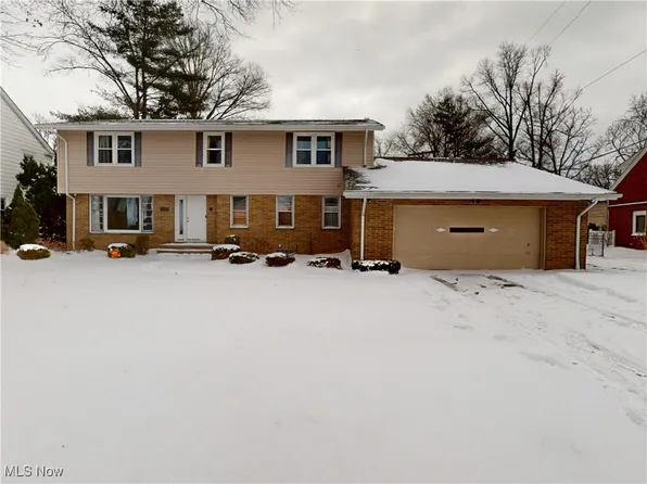 20720 Edgecliff Dr, Euclid, OH 44123
