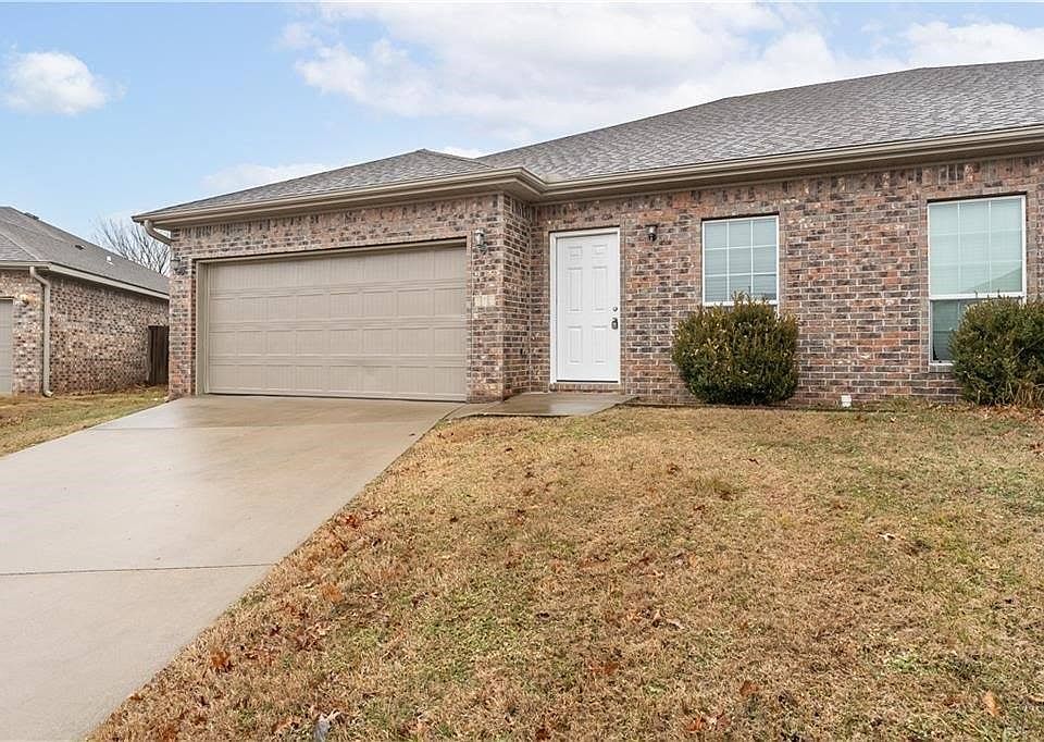 1st image of 317 Copper Oaks Dr