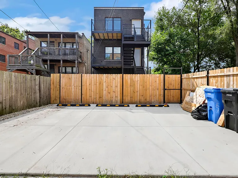 S Langley Ave — Photo 21