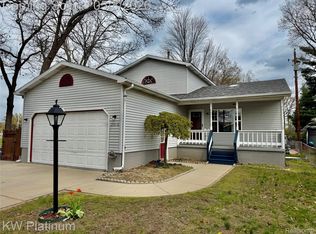 2616 21st Ave, Port Huron, MI 48060