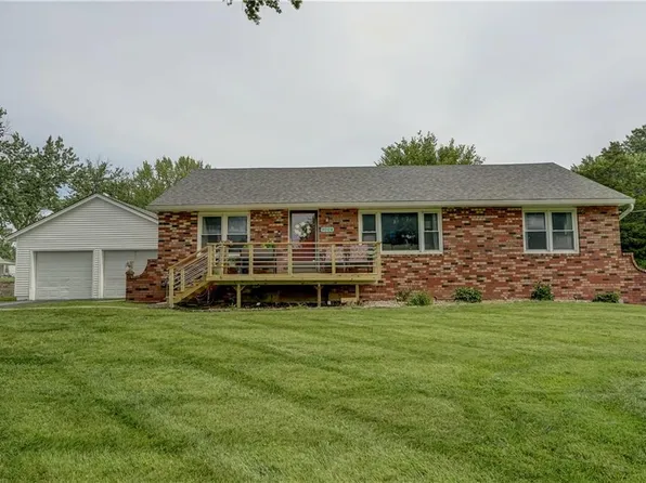 9004 E 31st St, Kansas City, MO 64129