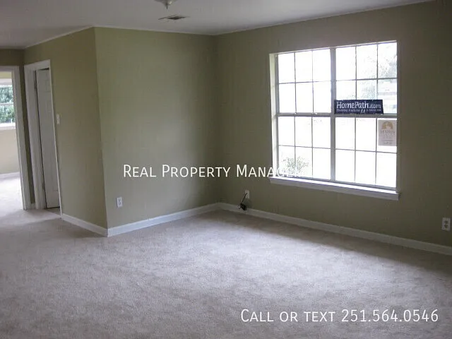 100 Oak St — Photo 6