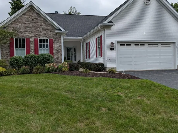 543 Honeysuckle Ln, Chagrin Falls, OH 44023