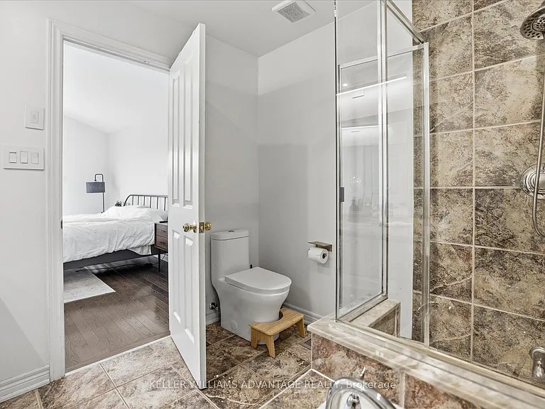 40 Sarah Ashbridge Ave #MAIN — Photo 35