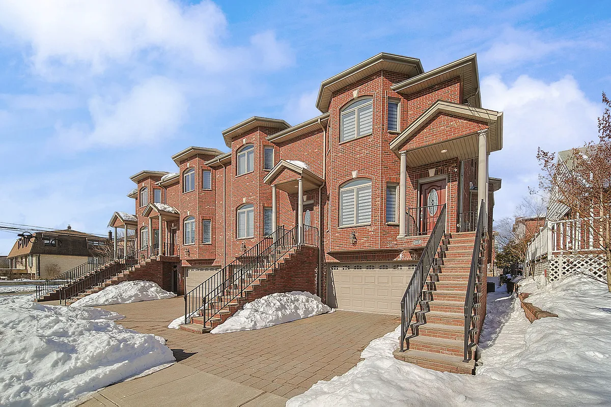 Building Photo - 281D 13th St #D