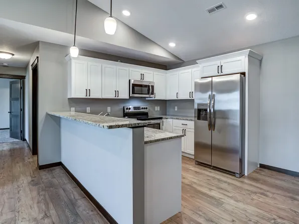 240 Cole Dr #207, Altoona, WI 54720