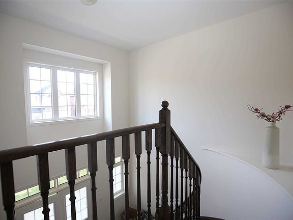 4th image of 99 Elderslie Cres