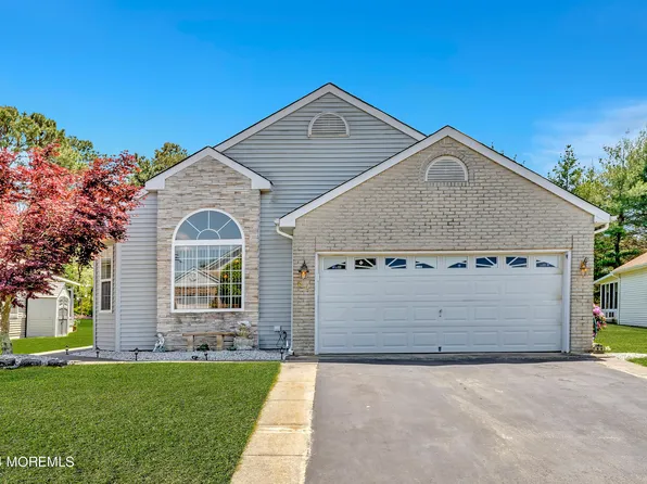 64 Canterbury Lane, Toms River, NJ 08757